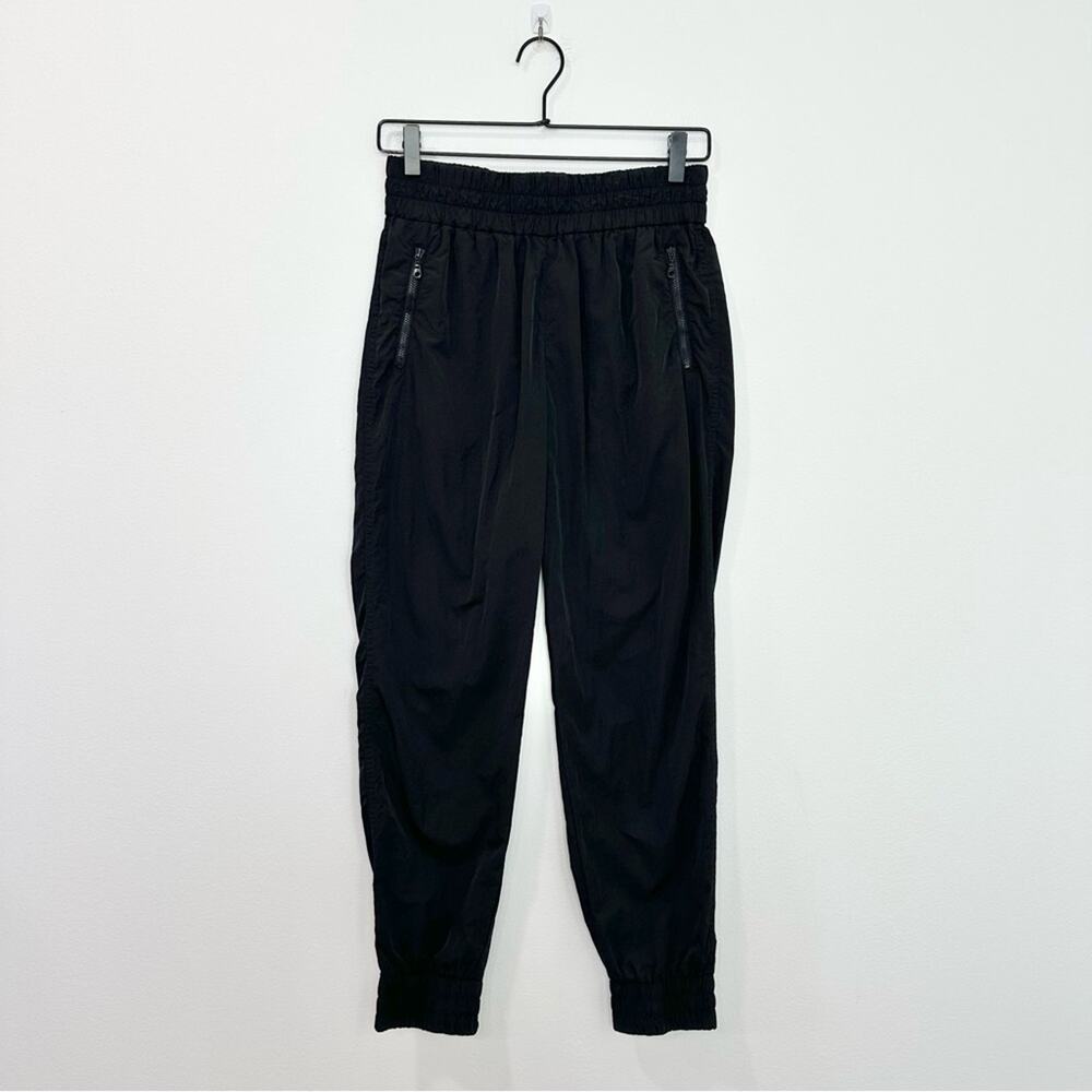 Aritzia Tna Lightweight Black Joggers Athletic Athleisure size Small